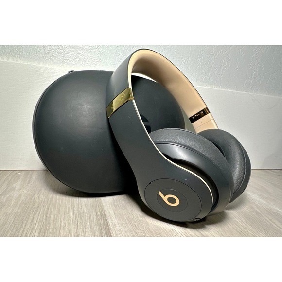 Ear Shadow Gray Beats Beats Studio3 Wireless Headphones Shadow